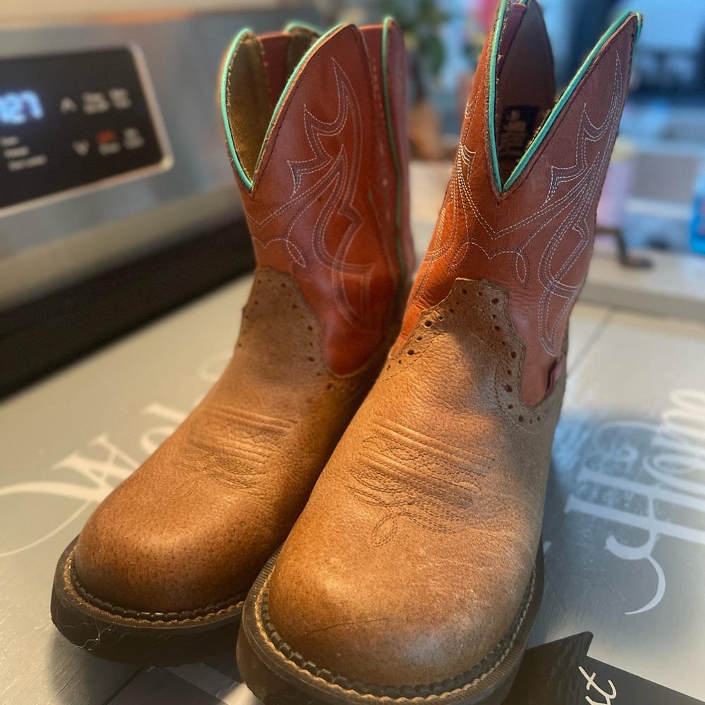 Cowboy boots - Picture 3 of 3